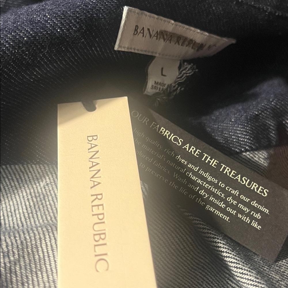 NWT-Banana Republic The Everyday Denim Shirt, Large - Picture 7 of 7